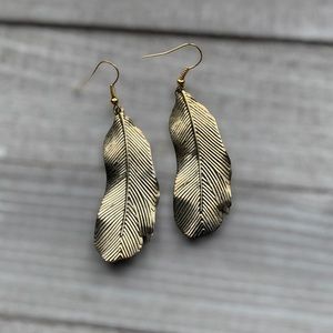 Leaf metal earrings